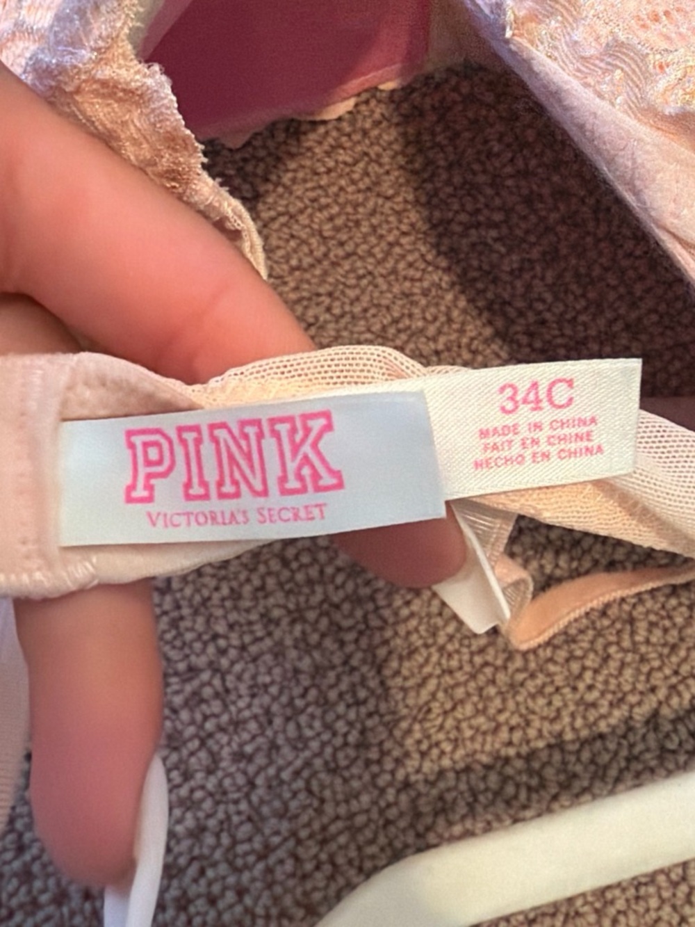 Victoria's Secret Peach Lace Underwire Bra - Picture 3 of 4